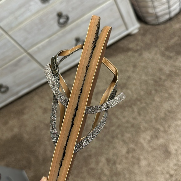 Glitter volcom sandals - Picture 9 of 9